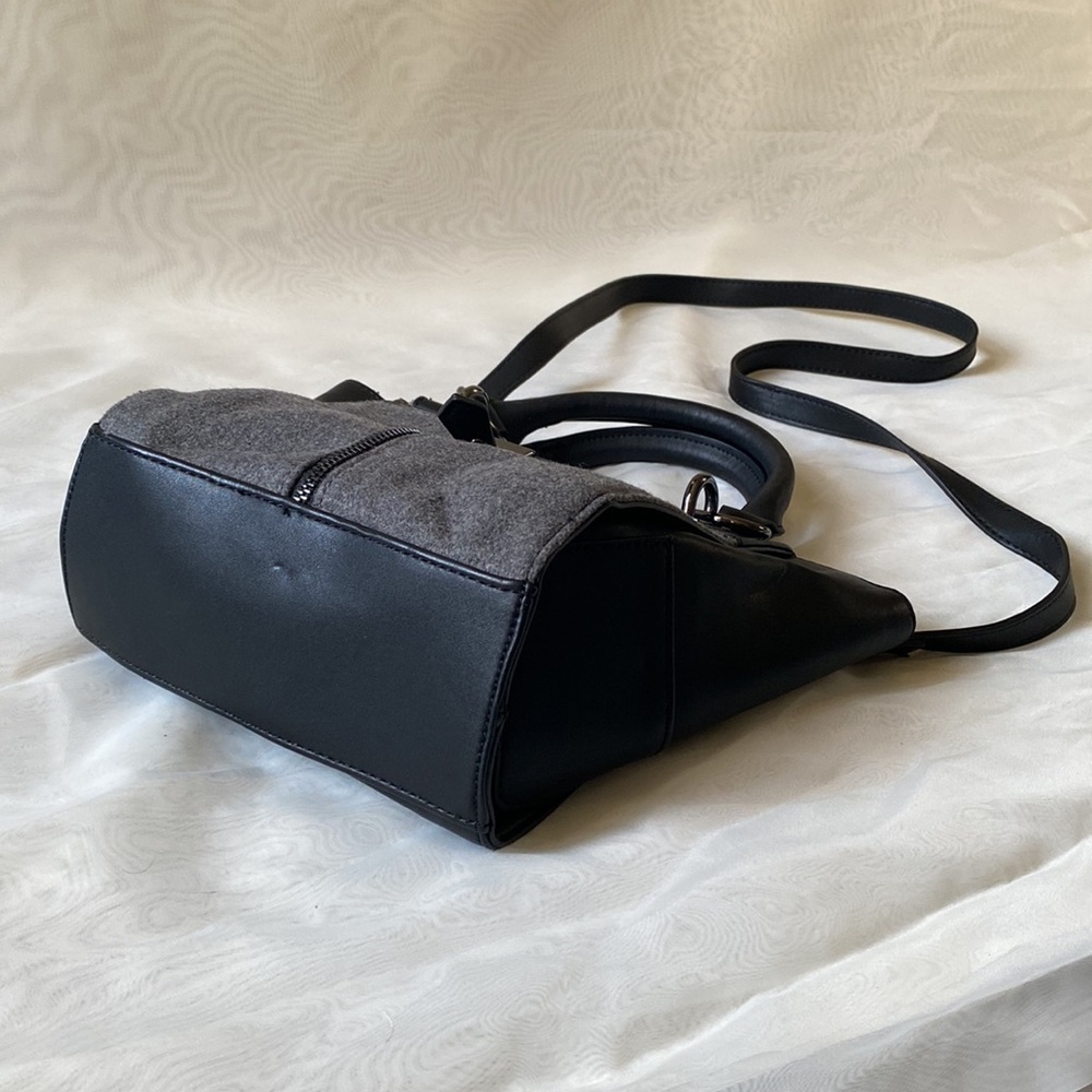 Danielle Nicole Grey Black Fleece Satchel With Cr… - image 6
